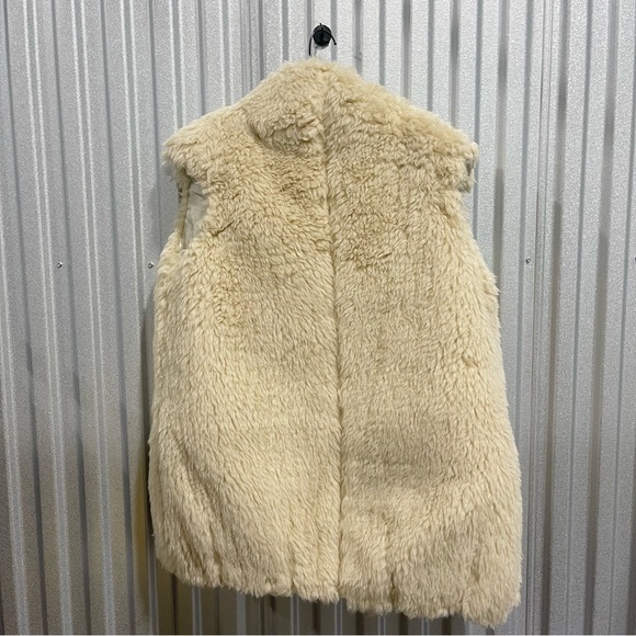 Conner Ives | NWT! Fur Chubby Gilet Size: Medium - Picture 9 of 9